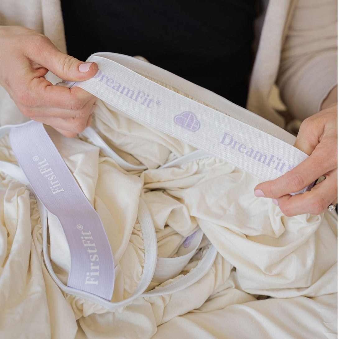 Nuream's organic cotton, fitted sheets feature an elastic band to hold your sheet in place on your mattress.